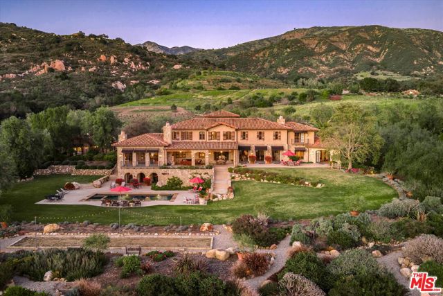 1915 Monte Alegre Drive, Carpinteria CA: https://media.crmls.org/mediaz/7d22b133-9451-4e79-8439-5ed0a2fdb5ec.jpg