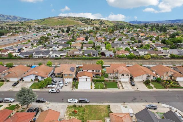 1288 Isengard Court, San Jose CA: https://media.crmls.org/mediaz/7d233b30-08e9-42e7-a337-998b4fab26b0.jpg