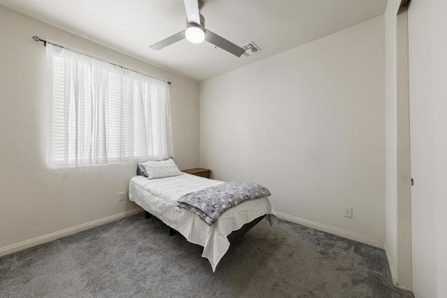 8680 Monument View Drive, Yucca Valley CA: https://media.crmls.org/mediaz/7d233d17-8c4e-425d-b76b-095a1f5d9dcd.jpg