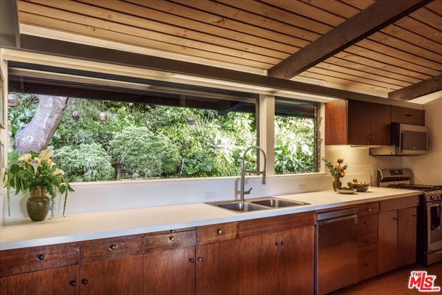 Image 37 of 53 For 1966 Lucile Avenue