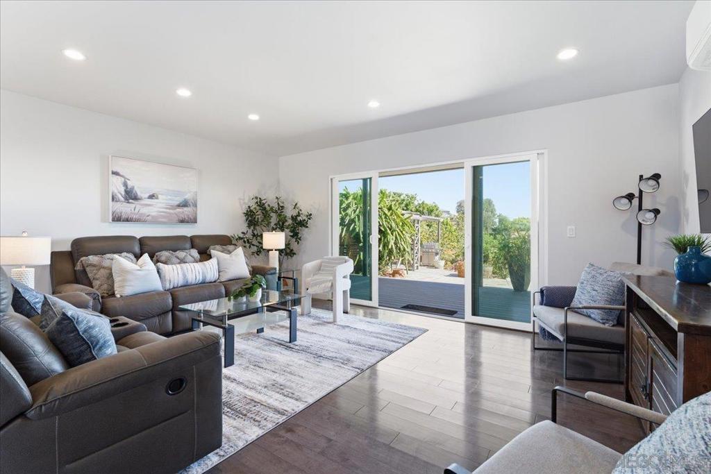 5447 Soledad Rd - photo 4