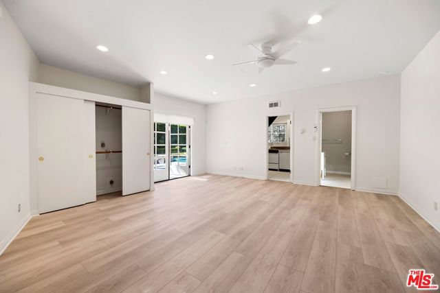 2562 Mandeville Canyon Road, Los Angeles CA: https://media.crmls.org/mediaz/7d247ef1-a47d-4a0b-8dc1-260bfb807ce2.jpg