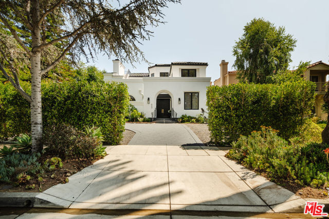 609 21st Place, Santa Monica CA: https://media.crmls.org/mediaz/7d2483be-6445-4eb7-a751-04711b0a5c19.jpg