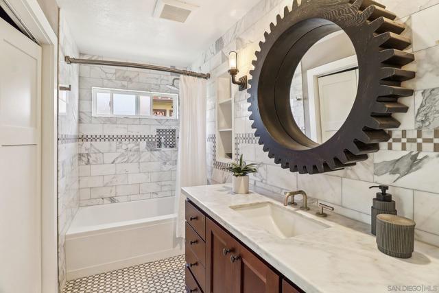 4961 Concannon Ct, San Diego CA: https://media.crmls.org/mediaz/7d24aa79-bd2f-45e8-b327-0a182db32748.jpg