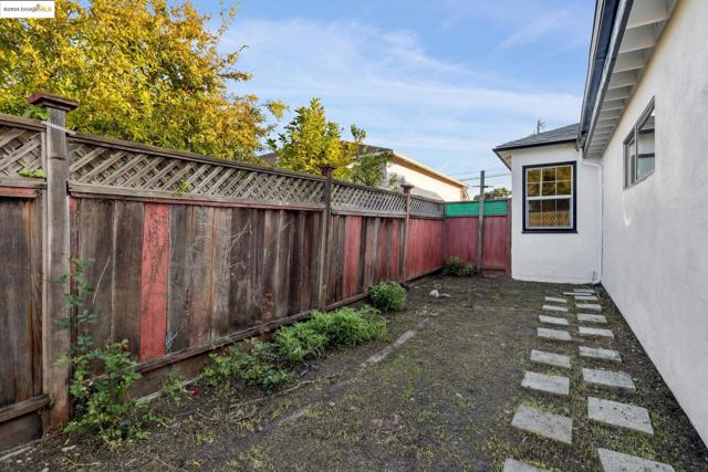 1921 Coalinga Ave, Richmond CA: https://media.crmls.org/mediaz/7d24d4d4-5adb-4f4e-b119-aac440ab5059.jpg