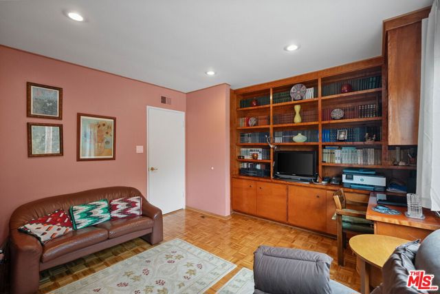 1114 23rd Street, Santa Monica CA: https://media.crmls.org/mediaz/7d250e4f-5c9a-40fb-9673-b91339f8fc97.jpg