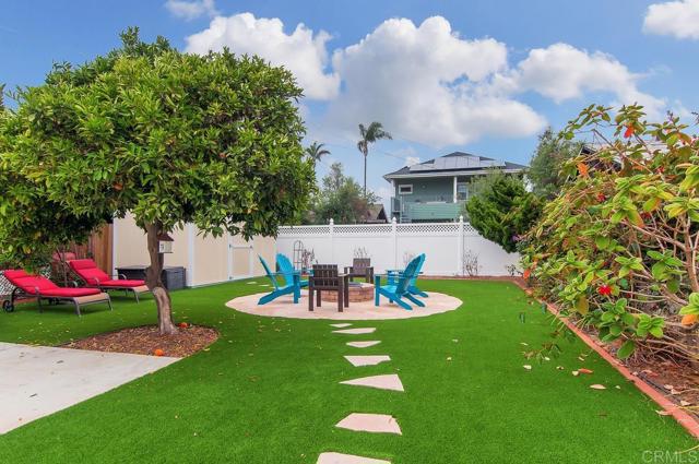 1033 Encino Row, Coronado CA: https://media.crmls.org/mediaz/7d25424a-7a85-4dd7-a6c2-09ec415709a5.jpg