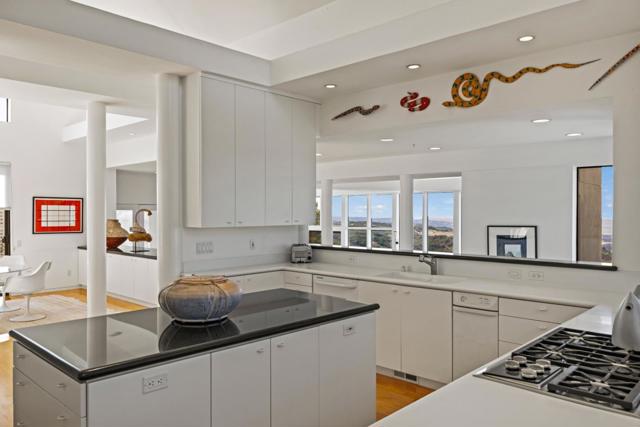 10450 Saddle Road, Monterey CA: https://media.crmls.org/mediaz/7d25afed-baee-4d80-a3ef-1b5f5227008e.jpg