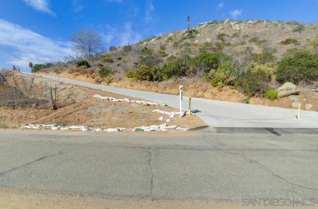 496 Camino Calafia, San Marcos CA: https://media.crmls.org/mediaz/7d2607a1-cb06-4f4d-aa05-a9af910e7347.jpg