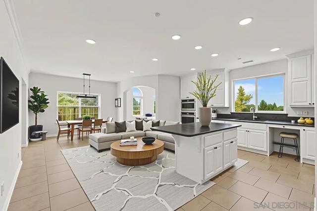 2342 CARIOCA PL., Vista CA: https://media.crmls.org/mediaz/7d264c79-fa08-4b1b-87b3-19666365ebd8.jpg