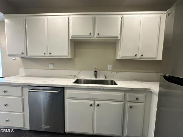 1124 Norwood Court, Ventura CA: https://media.crmls.org/mediaz/7d268d5c-62c9-41c1-9918-c060301fc1a8.jpg