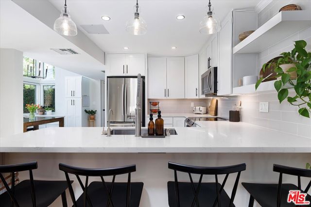 23351 Park Sorrento, Calabasas CA: https://media.crmls.org/mediaz/7d270370-b133-49bd-ace3-5d7737d873f2.jpg