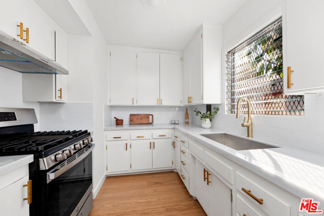 1625 Centinela Avenue, G photo 7