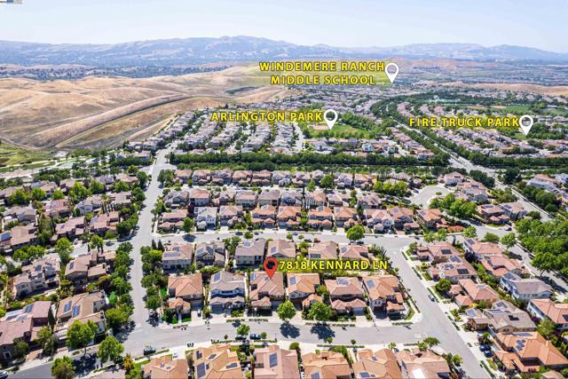 7818 Kennard Ln, San Ramon CA: https://media.crmls.org/mediaz/7d273a03-f83b-4fbe-80e7-570327f7c010.jpg