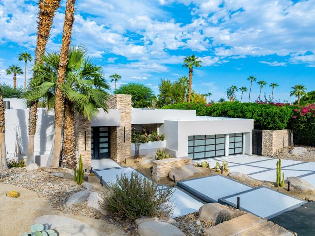 70630 Boothill Rd, Rancho Mirage CA: https://media.crmls.org/mediaz/7d27aba5-21ea-43ce-b99e-207959f36ad2.jpg