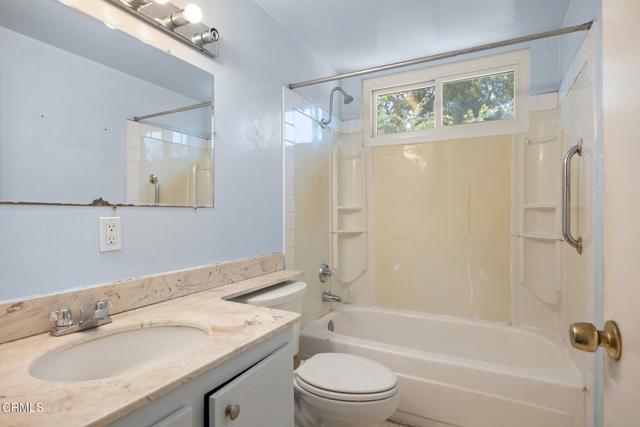 2575 Gayle Place, Simi Valley CA: https://media.crmls.org/mediaz/7d27c982-fbb1-4704-9665-401d405106a5.jpg