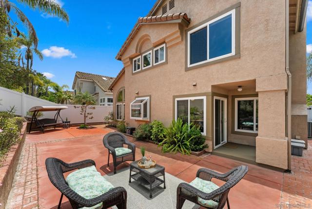 729 Mosaic Cir, Oceanside CA: https://media.crmls.org/mediaz/7d2900d0-34ba-49f5-829c-46e0c32e845e.jpg