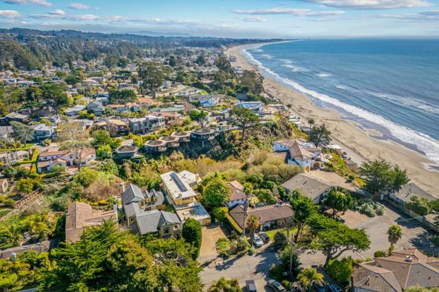 346 Kingsbury Drive, Aptos CA: https://media.crmls.org/mediaz/7d296004-74ea-48b3-af2a-3523323fdd51.jpg