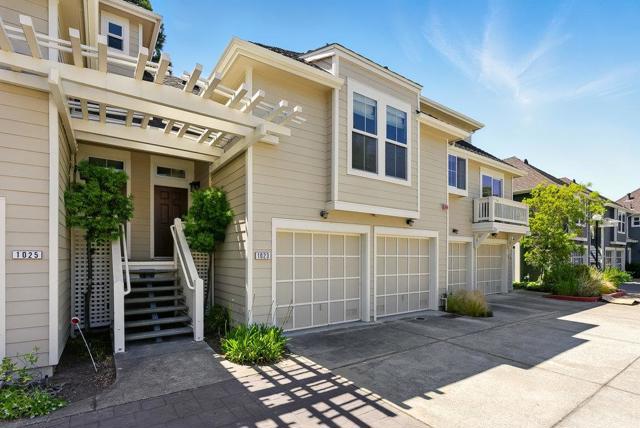 1023 Rudder Lane, Foster City CA: https://media.crmls.org/mediaz/7d299c47-2892-470b-bb02-830a732278bf.jpg