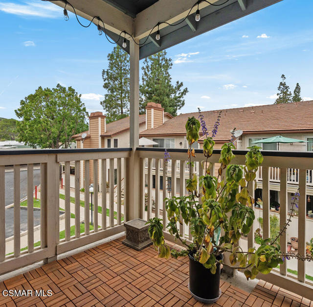2414 Pleasant Way, Thousand Oaks CA: https://media.crmls.org/mediaz/7d29a872-45f9-4c24-aaa6-fe459a722c84.jpg