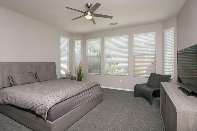 82800 Kingsboro Lane, Indio CA: https://media.crmls.org/mediaz/7d2a86a3-91cf-49ba-9fd3-e04da2f430ed.jpg