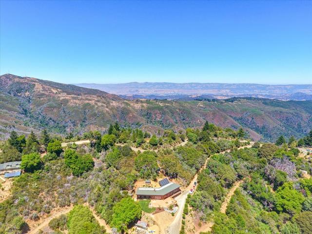 30005 Summit Road, Los Gatos CA: https://media.crmls.org/mediaz/7d2ac927-837b-4c72-a022-44154ffb4262.jpg