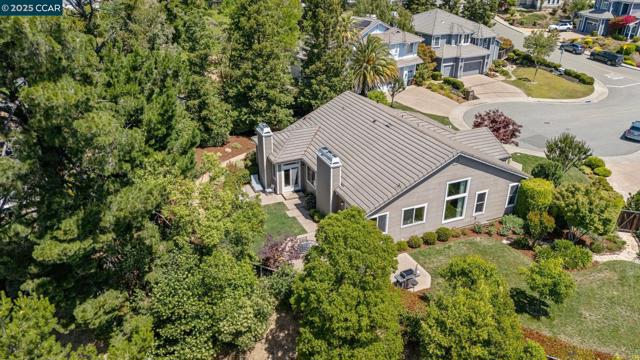 21 Mercury Ct, Pleasant Hill CA: https://media.crmls.org/mediaz/7d2ac9e1-6056-4012-b365-592c7583e2e6.jpg
