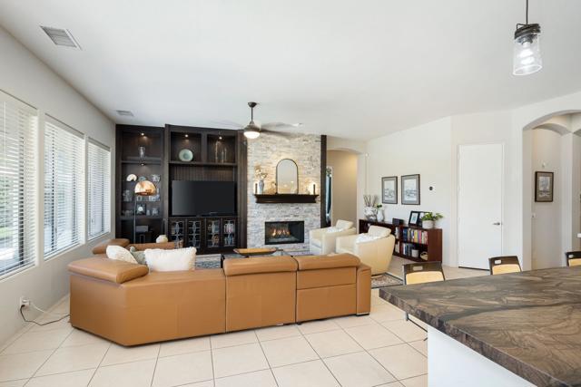 28-web-or-mls-DT_Reina_OPMG_0923_028