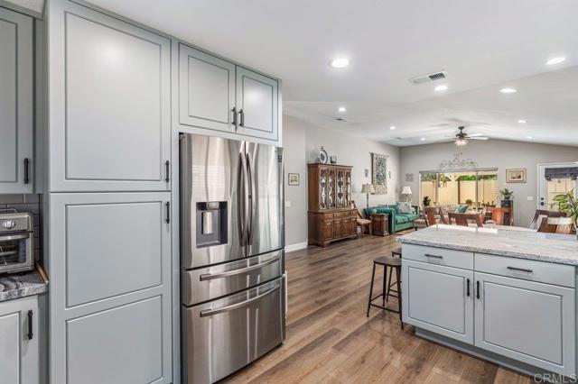 31655 Loma Linda, Temecula CA: https://media.crmls.org/mediaz/7d2b6e1e-410b-4504-b015-c28569be2ccf.jpg