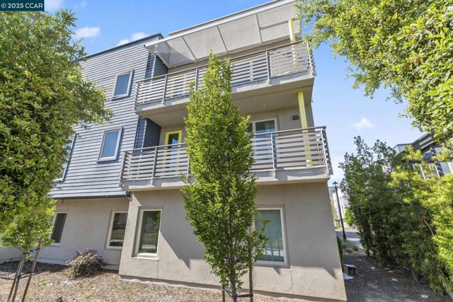 320 Riesling Ave, Milpitas CA: https://media.crmls.org/mediaz/7d2b8795-3129-4890-b543-382297f48d5a.jpg