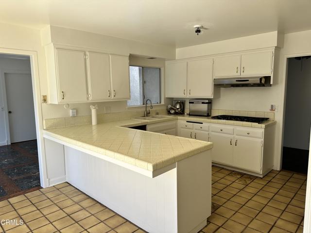 6368 Hunter Street, Ventura CA: https://media.crmls.org/mediaz/7d2bb145-9e17-4192-b29b-27c39a65c1f0.jpg