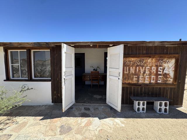 73392 Sullivan Road, 29 Palms CA: https://media.crmls.org/mediaz/7d2bc09c-7b36-46f8-a37c-69e6c7c14e0e.jpg