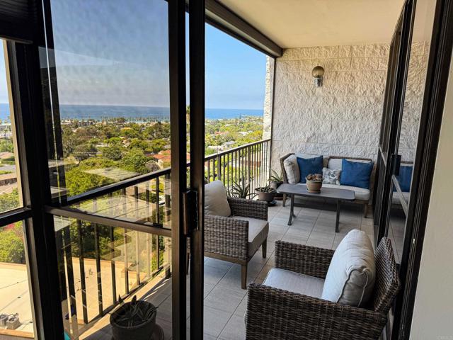 Detail Gallery Image 11 of 40 For 2500 Torrey Pines Road #902,  La Jolla,  CA 92037 - 2 Beds | 2 Baths