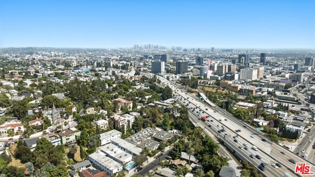 2020 Holly Drive, Los Angeles CA: https://media.crmls.org/mediaz/7d2cc85f-cc93-487a-bb52-b723f62b51dc.jpg