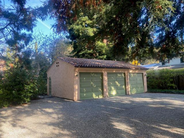 269 Selby Lane, Atherton CA: https://media.crmls.org/mediaz/7d2cd00e-dead-4c83-a7b3-3bed84912bad.jpg