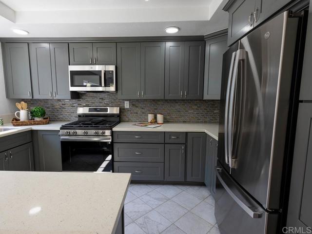 Detail Gallery Image 3 of 34 For 9989 Maya Linda Rd #64,  San Diego,  CA 92126 - 2 Beds | 2 Baths