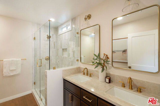 5103 Parkglen Avenue, Los Angeles CA: https://media.crmls.org/mediaz/7d2e3a54-78f2-493b-9fe3-1afb27c76c63.jpg