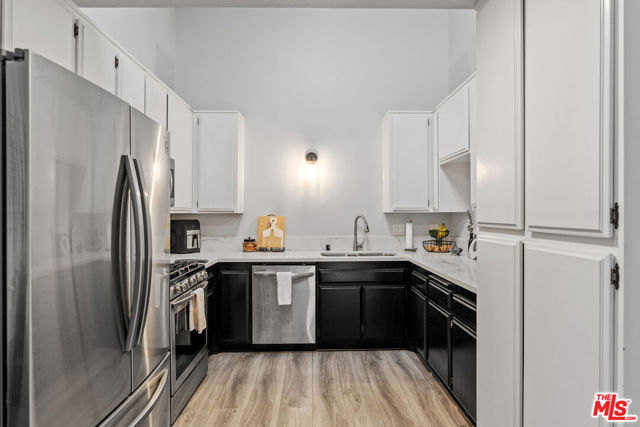 586 Rosewood Avenue, Camarillo CA: https://media.crmls.org/mediaz/7d2e3a81-bb71-4aa3-8477-8e5fae60db8a.jpg