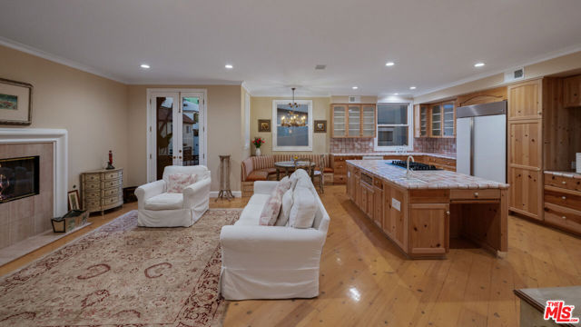5105 Via Donte, Marina del Rey CA: https://media.crmls.org/mediaz/7d2f0ec2-8a6e-48a9-8b9c-2e83e607faf6.jpg