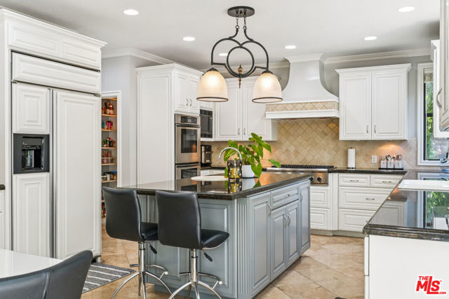 2084 Hopewell Court, Thousand Oaks CA: https://media.crmls.org/mediaz/7d2f8ea9-e28a-4e4e-ac6a-ca5ca95040cd.jpg