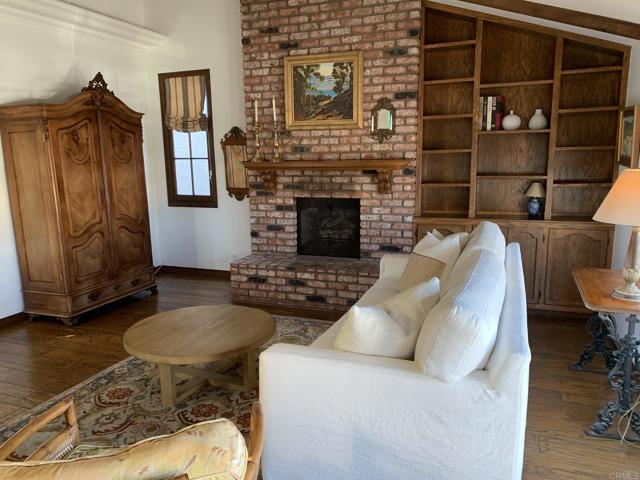 429 Begonia Avenue, Corona del Mar CA: https://media.crmls.org/mediaz/7d2f96ea-68df-4803-bd08-4c6e8dd96253.jpg
