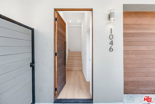 1046 Oban Drive, Los Angeles CA: https://media.crmls.org/mediaz/7d2fec40-6e93-41fc-ac0e-30146933a732.jpg
