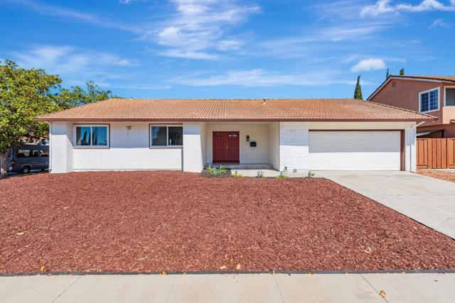 4858 Rue Toulon Court, San Jose CA: https://media.crmls.org/mediaz/7d30d0cd-be46-4f5c-99de-e0807becd04c.jpg