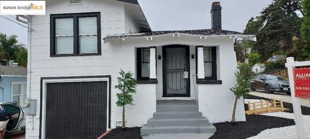 2957 73rd Avenue, Oakland CA: https://media.crmls.org/mediaz/7d31280b-4c13-48fe-9535-1b4879b92042.jpg