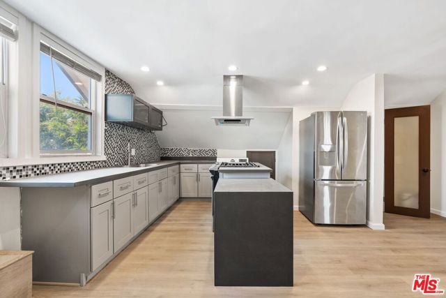 1810 Westmoreland Boulevard, Los Angeles CA: https://media.crmls.org/mediaz/7d312a00-bb69-49b4-ab56-98ce558d521e.jpg