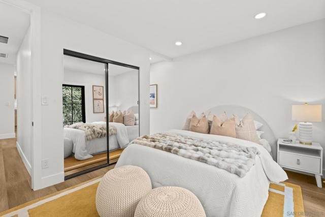 375 E Avenue, Coronado CA: https://media.crmls.org/mediaz/7d317d53-71b0-45e9-a8c1-042aab53bfc0.jpg