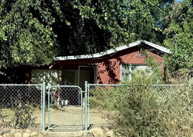 229 S Padre Juan Avenue, Ojai CA: https://media.crmls.org/mediaz/7d3250d9-af67-4793-8367-4b1d4a723e36.jpg