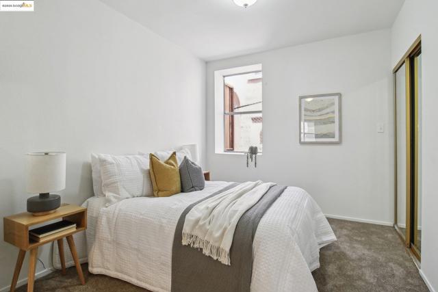 2900 Sheffield Ave, Oakland CA: https://media.crmls.org/mediaz/7d335956-106a-4472-bb04-c52212d8da72.jpg