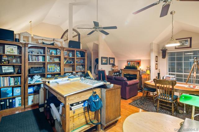 24665 Rancho Santa Teresa Dr, Ramona CA: https://media.crmls.org/mediaz/7d33a623-ec00-417b-afd6-1eebec63966e.jpg