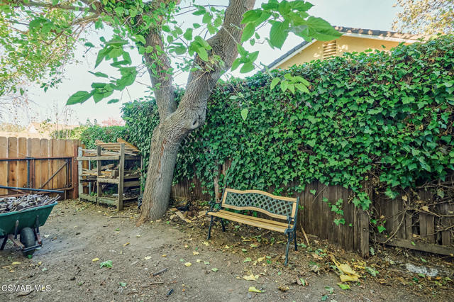 3964 Greenwood Street, Newbury Park CA: https://media.crmls.org/mediaz/7d340cf4-e324-4672-9de7-55e581948358.jpg